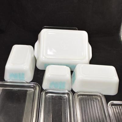 Set of 4 Vintage PYREX â€œAmish Butterprintâ€ Refrigerator Dishes w/ Lids
