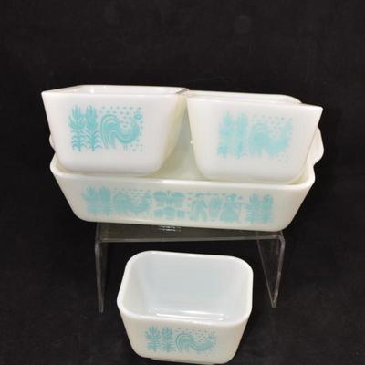 Set of 4 Vintage PYREX â€œAmish Butterprintâ€ Refrigerator Dishes w/ Lids