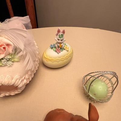 Vintage Easter decor