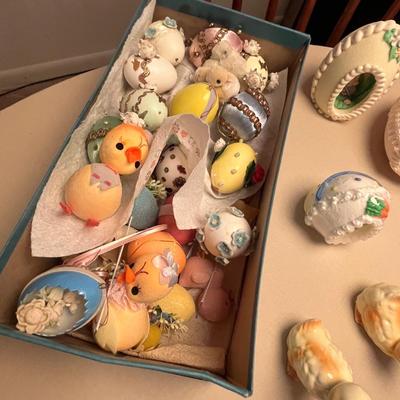 Vintage Easter decor
