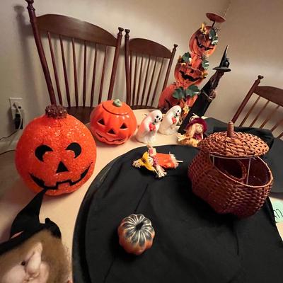 Halloween Decor & Costume