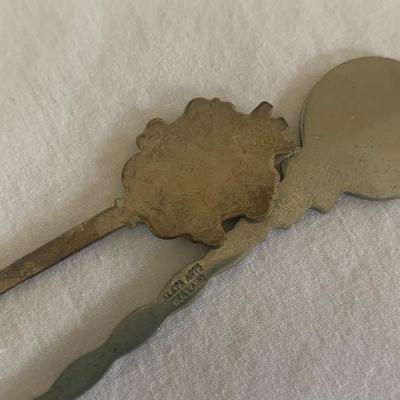 North Carolina & More Collectible Souvenir Spoons with Wood & Glass Display Case (K-HS)