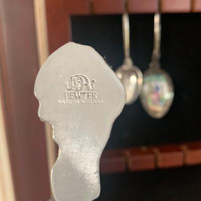 North Carolina & More Collectible Souvenir Spoons with Wood & Glass Display Case (K-HS)