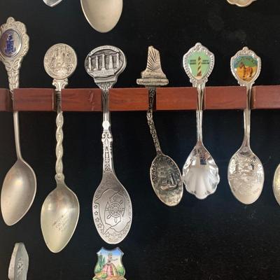 North Carolina & More Collectible Souvenir Spoons with Wood & Glass Display Case (K-HS)