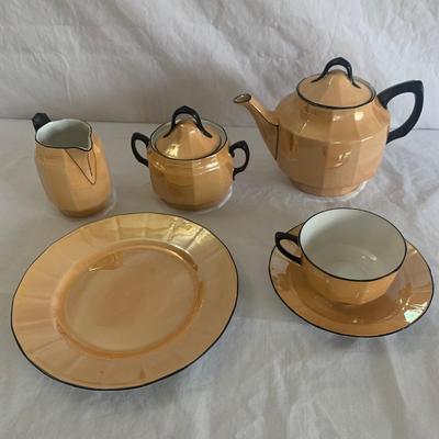 GeschÃ¼tzt Iridescent Tea Set for Six (K-HS)