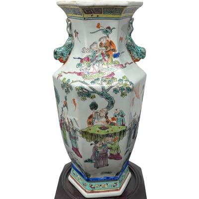 c. 1900 Antique Chinese porcelain vase