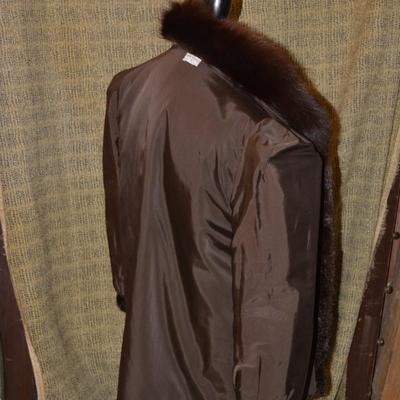 Beautiful Vintage Genuine Fur Coat Size M/L