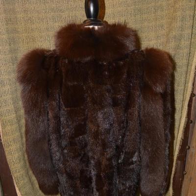 Beautiful Vintage Genuine Fur Coat Size M/L