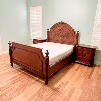 SAMUEL LAWRENCE ~ Five (5) Piece Solid Wood Queen Size Bedroom Suite ~ *Read Details