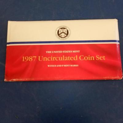 LOT 143 1987 MINT COIN SET