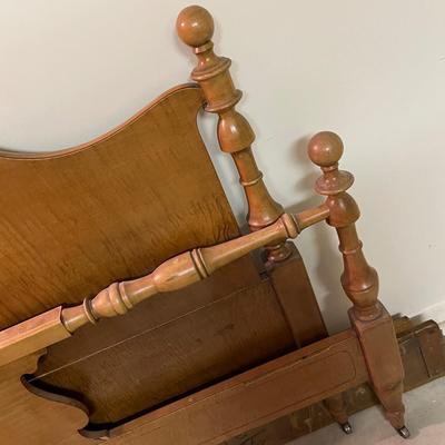 Vintage Full Size maple bed
