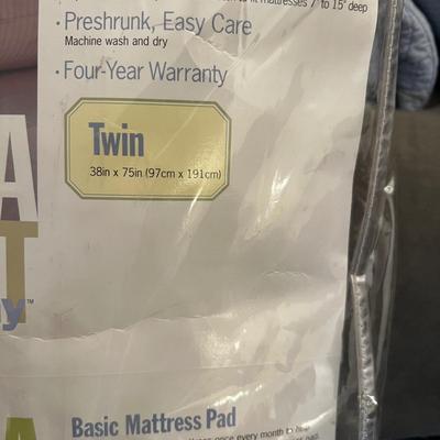 Pottery Barn, Martha Stewart & More Twin Bedding (O-RG)