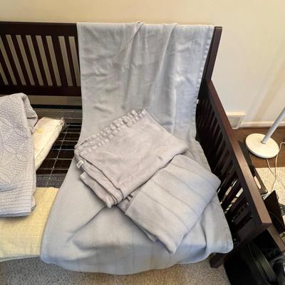 Pottery Barn, Martha Stewart & More Twin Bedding (O-RG)