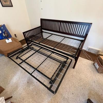Modern Daybed With Convenient Additional Trundle Bed (O-RG)