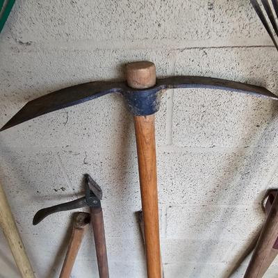 Assorted Garden & Yard Tools (G-JS)