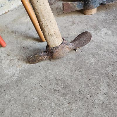 Assorted Garden & Yard Tools (G-JS)