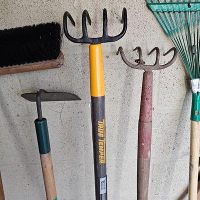 Assorted Garden & Yard Tools (G-JS)