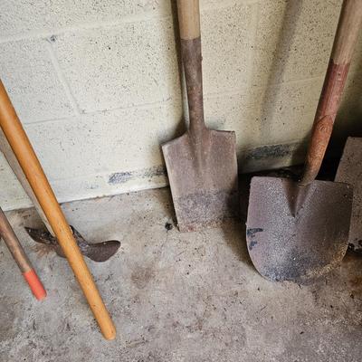 Assorted Garden & Yard Tools (G-JS)