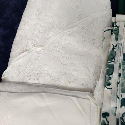 Large Linen Lot New Twin bedding Table Covers , Place mats
