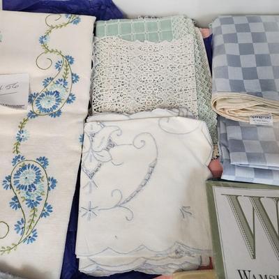 Large lot of Linens Table Covers, Place mats , White House Fabric Twin Flat sheets