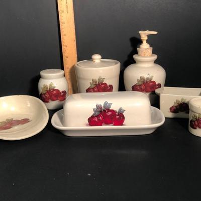 LOT 4L: Apple Themed Shaker & Thangs Pottery - Pitchers, Soap Dispenser & More