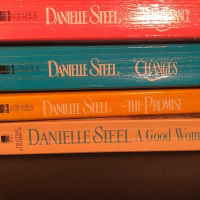 LOT 5L: Danielle Steel Novel Collection