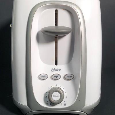 LOT 35K: Small Kitchen Appliances - Hamilton Beach Blender Model 5540, Oster Toaster Model 6331-000 & Braun MultiQuick Hand Blender