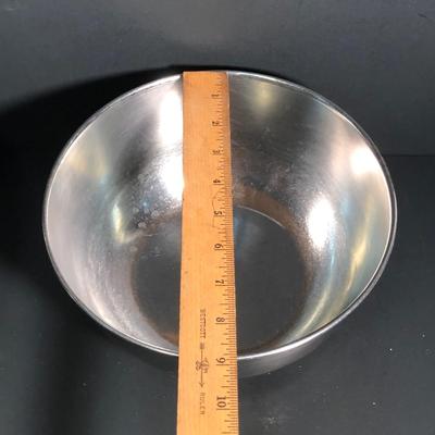 LOT 40K: Baking Collection - Stainless Mixing Bowls, Hamilton Beach Electric Mixer Model 2326, Cookie Cutters, Heart Shaped Measuring...