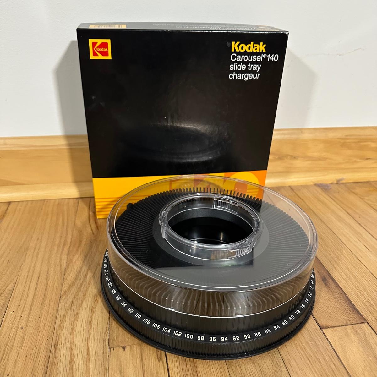 LOT 100F Kodak Carousel 4200 Projector w/ 2 Slide Carousels, Projector