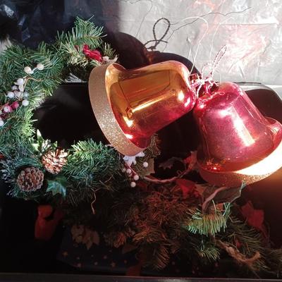 garland bell + wreath