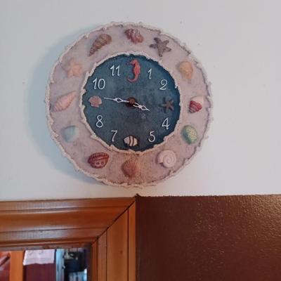 Seashell clock