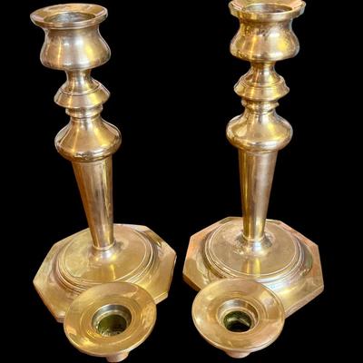 Decorative Pair of Elegant Brass Candlesticks