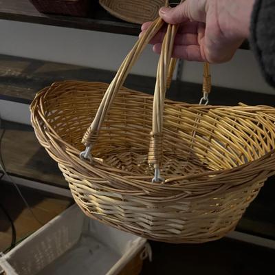 Stair, Handled & More Baskets (P-RG)