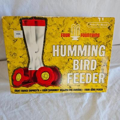 Hummingbird Feeders and More (K-DW)