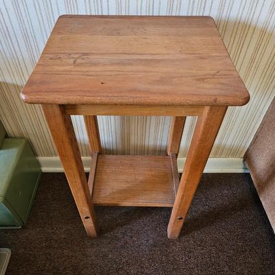 Three Mountaineers Shelf and Oak Table (K-DW)