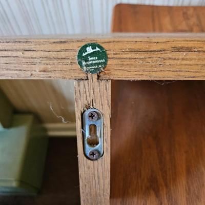 Three Mountaineers Shelf and Oak Table (K-DW)