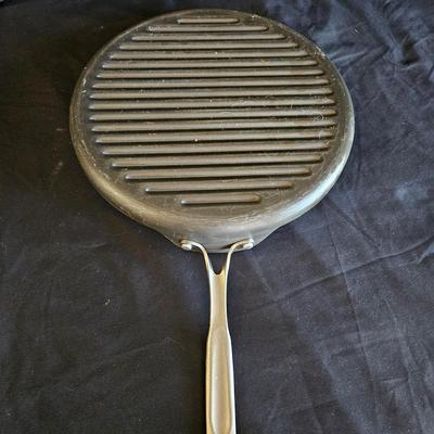 Assorted Cast Iron and an Aluminum Grill Skillet (K-DW)