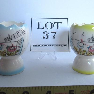 2 Vintage Easter Theme Egg Cups
