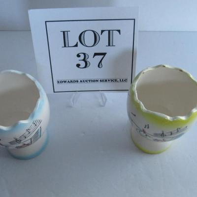 2 Vintage Easter Theme Egg Cups