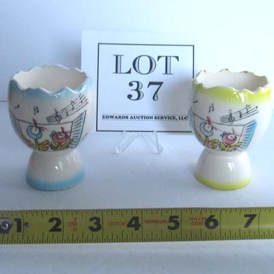 2 Vintage Easter Theme Egg Cups