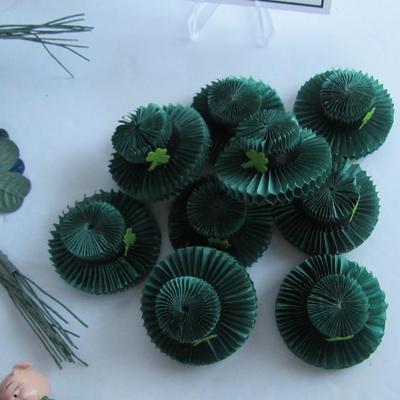 Vintage St Patrick's Day Collectibles, Tie Ons and Honeycomb Hats