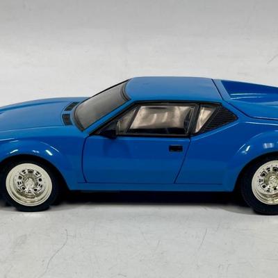 1/18 Scale Blue Detomaso Pantera Car Model