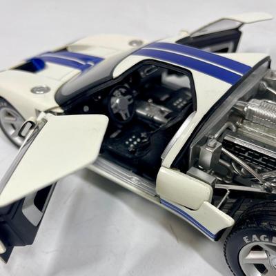 1/18 Scale Ford GT 40 Model Car