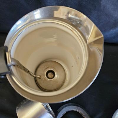 Cornflower Blue Corning Ware and Amber Pyrex (K-DW)