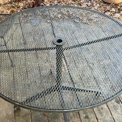Wrought Iron Patio Table w/ Four Matching Barrel-Backed Chairs (D-RG)