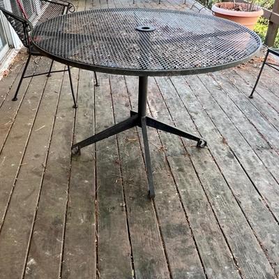 Wrought Iron Patio Table w/ Four Matching Barrel-Backed Chairs (D-RG)