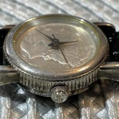Vintage Ladies Dated 1945 US Silver Mercury Dime (Lady Liberty) Quartz Wristwatch in Good Preowned Condition. (Running).