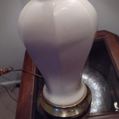 Porcelain Table Top 3-Way Lamp- Approx 28