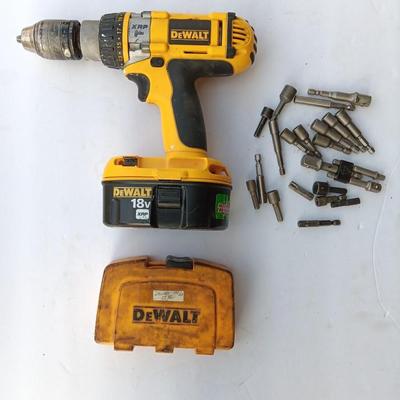 Dewalt cordless drill DC988 18 Volt with battery and bit accessories