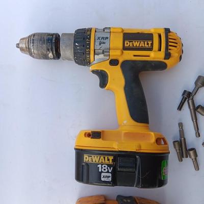 Dewalt cordless drill DC988 18 Volt with battery and bit accessories